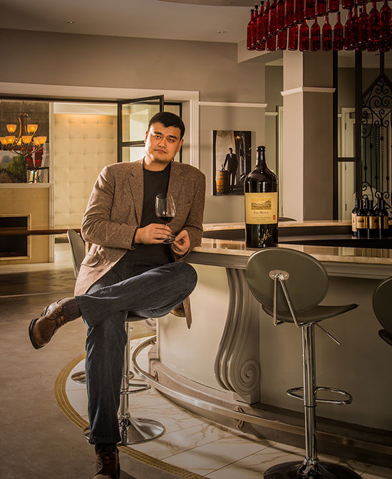 Image：Yao Ming in Yao Family Wines Tasting Room. Credit: Ed Aiona for Yao Family Wines