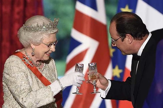 Queen Elizabeth II has launched her own English sparkling. Credit: ERIC FEFERBERG/AFP/Getty Images