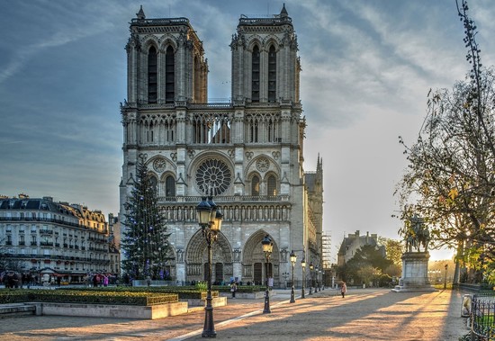 大火前的巴黎圣母院，来源：Pixabay.com