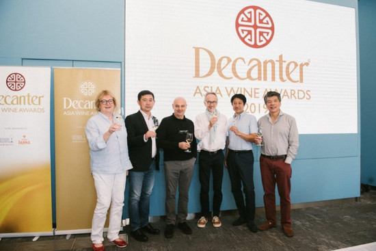 The seven vice chairs of Decanter Asia Wine Awards 2019