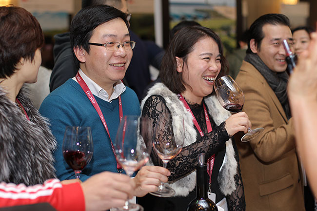 Happy wine lovers at 2015 Decanter Shanghai Fine Wine Encounter