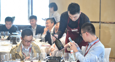 Transition from sommelier to ex-sommelier in China