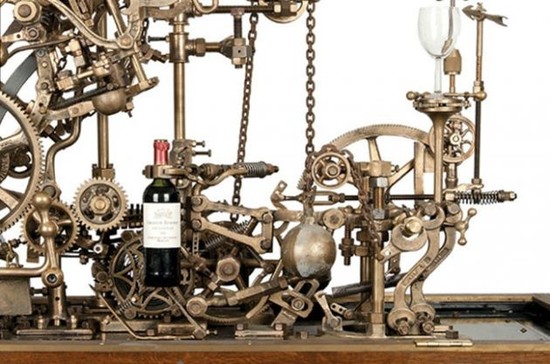 Image: Self-pouring wine machine, credit Rob Higgs