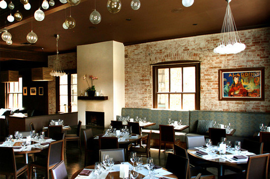 Vertical Wine Bistro。来源: www.verticalwinebistro.com