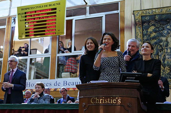 Bidding for the Presidents' Barrel at Hospices de Beaune 2016. Credit: Christie's / Hospices de Beaune