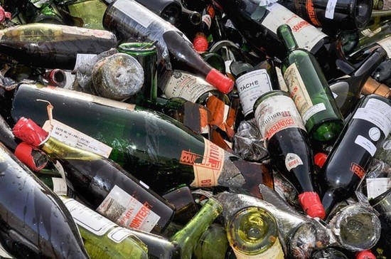 Rudy Kurniawan counterfeit wines at a landfill site in Texas. Credit: Lynzey Donahue / US Marshalls