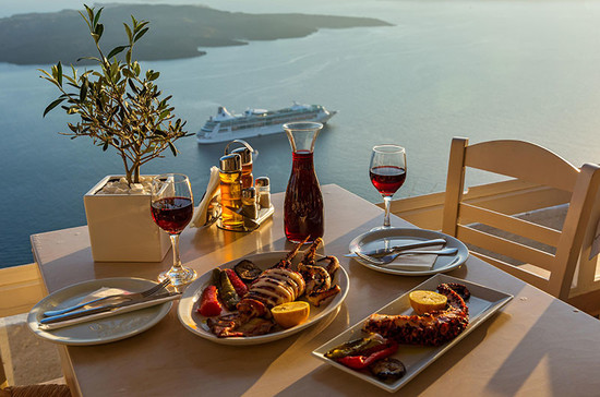 Red wine with fish totally works, says Matthieu Longuère MS. Credit: Alamy / Santorines