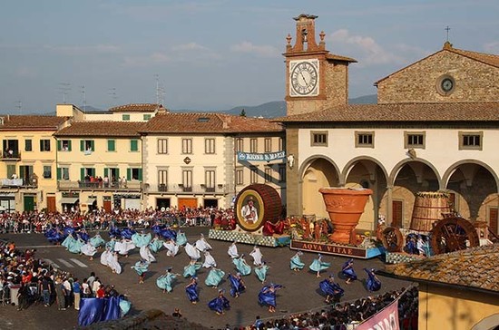 Festa dell’Uva in Impruneta, Chianti. WikiCommons // Leonardo Flickr