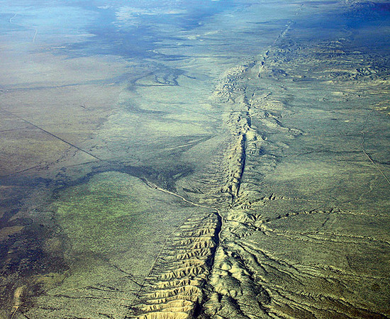 An aerial view that clearly shows the San Andreas Fault. It bisects the Santa Cruz Mountain AVA, home to producers such as Rhys Vineyards and Hirsch Vineyards