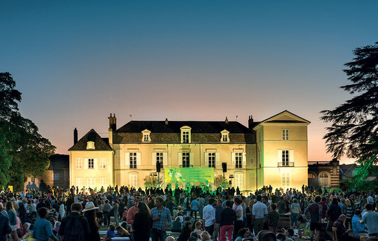 图片：在2015年勃艮第的葡萄园成为世界文化遗产后，在Château de Meursault举行了庆典。