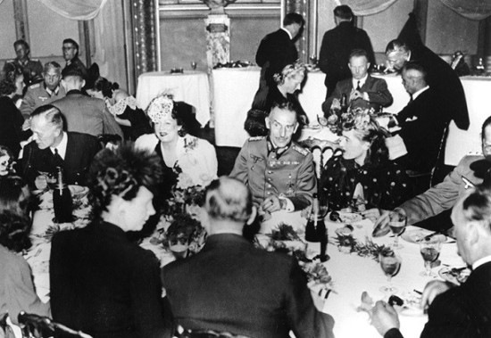 Image: The Nazis enjoying an opera in Berlin