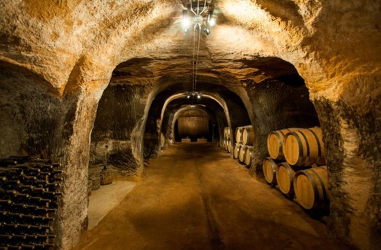 图片：传统酒窖，来源：Queiron酒庄