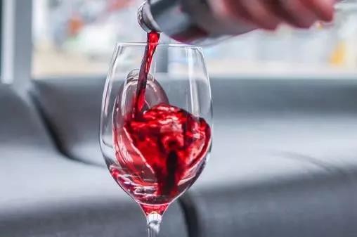 红葡萄酒的单宁会对口感造成哪些影响？——问问Decanter