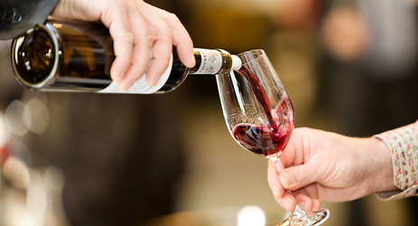 Decanting wines