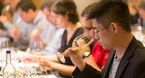 How to read tasting notes (aromatic and sweet white wines)