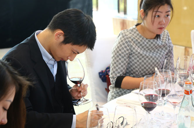 Follow Decanter WeChat to receive alerts on latest wine events in China