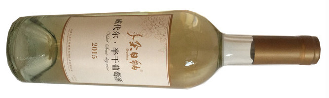 内蒙古朵日纳酒庄, 威代尔半干葡萄酒, 内蒙古, 中国 2015